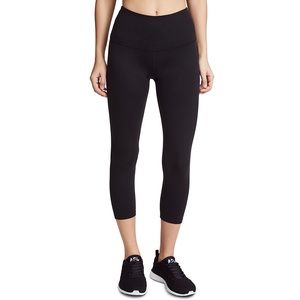♡ Beyond Yoga Capri Leggings